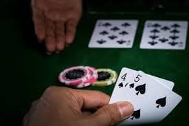 Roulette Wheel နှင့် Live Casino ကစားမှု